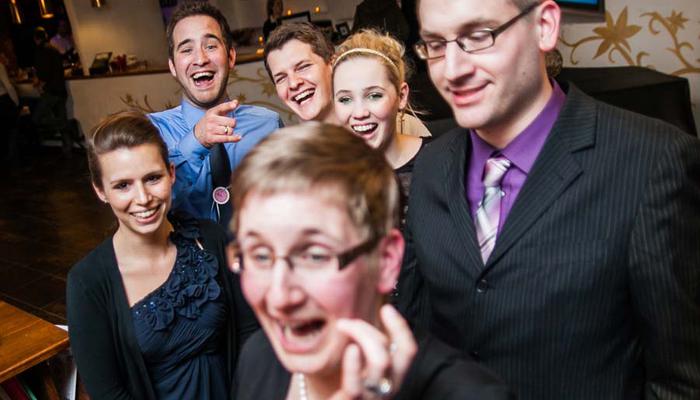 Spaß an der Fotobox bei einer Hochzeit im Beverland